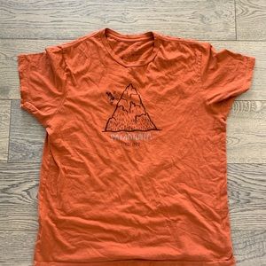 Men’s Organic Cotton Patagonia t shirt.